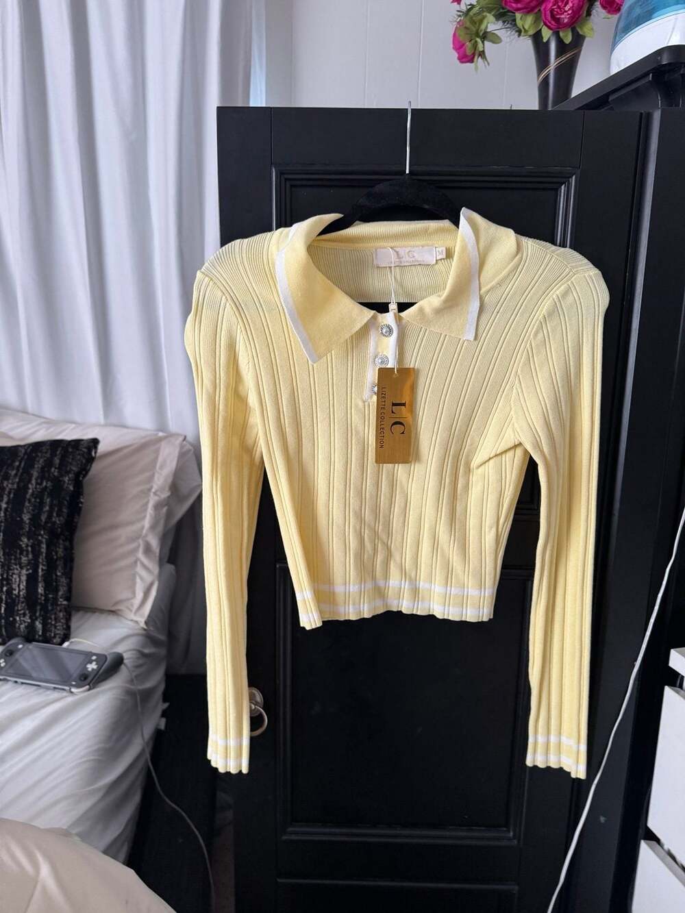 Preppy light yellow top